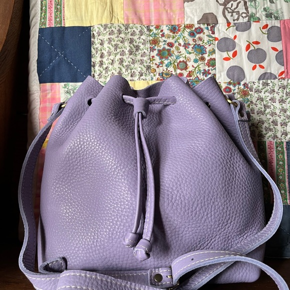 Portland Leather Wisteria Lg Bucket - Picture 2 of 7